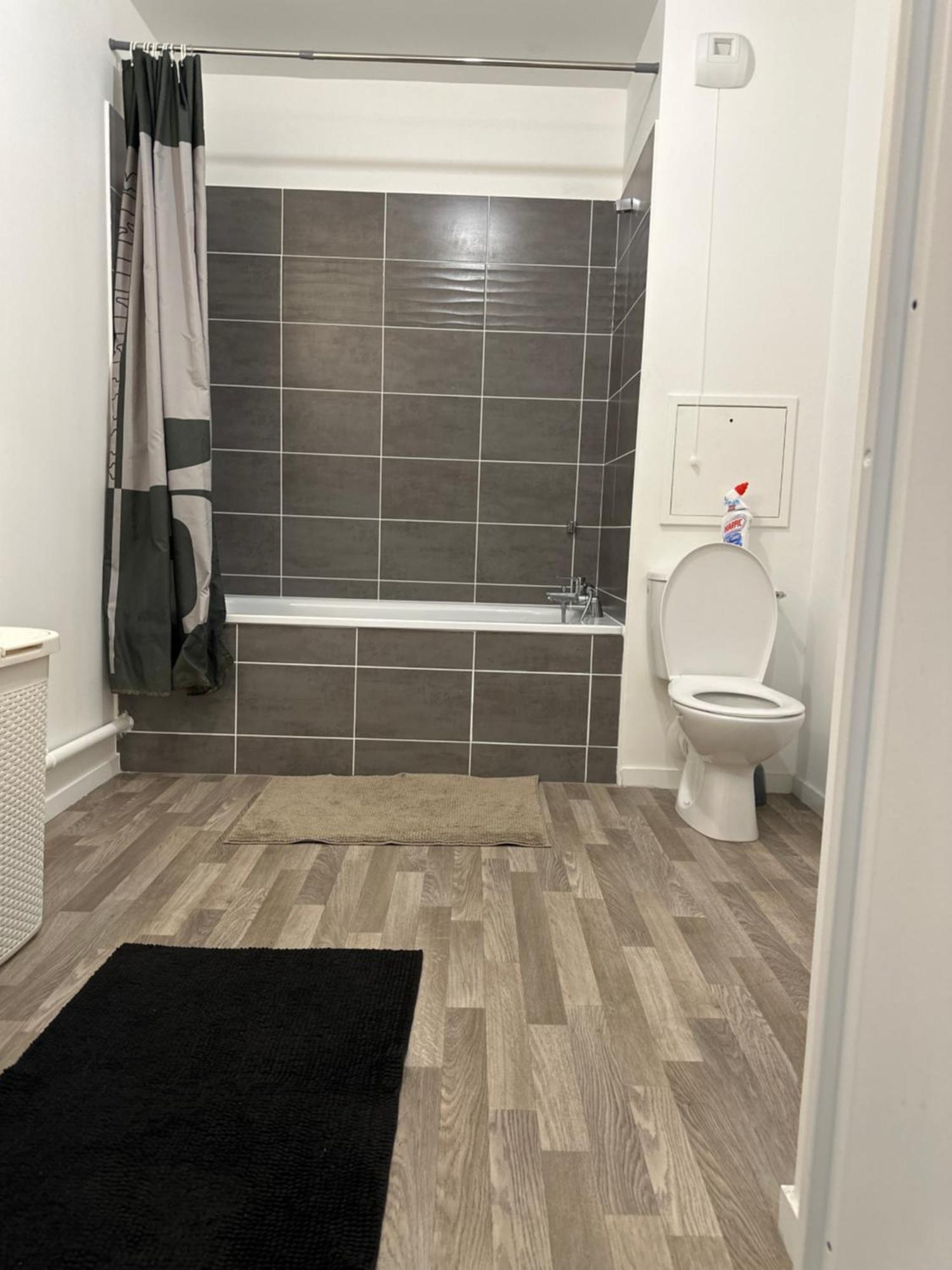 Agreable 2 Pieces Avec Balcon Et Parking Transports By Immo Kit Bnb Sarcelles Exterior photo